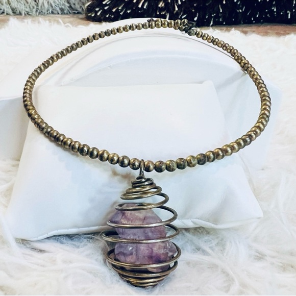 Vintage aged purple stone wired pendant choker necklace - Picture 3 of 7